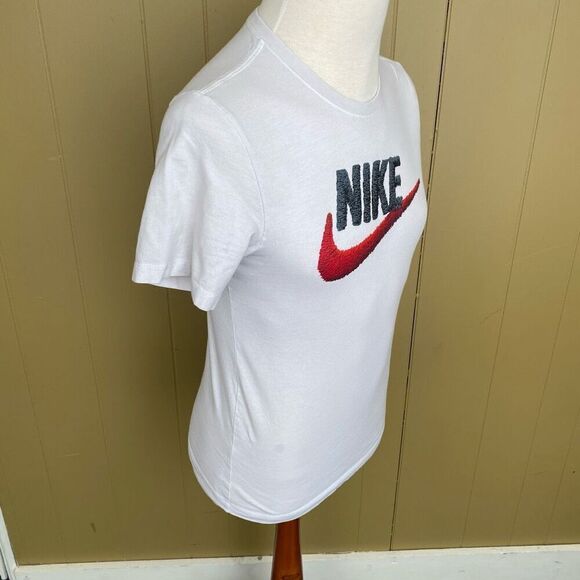 The Nike tee men S crewneck graphic print short sleeve white T-shirt men - Picture 3 of 10